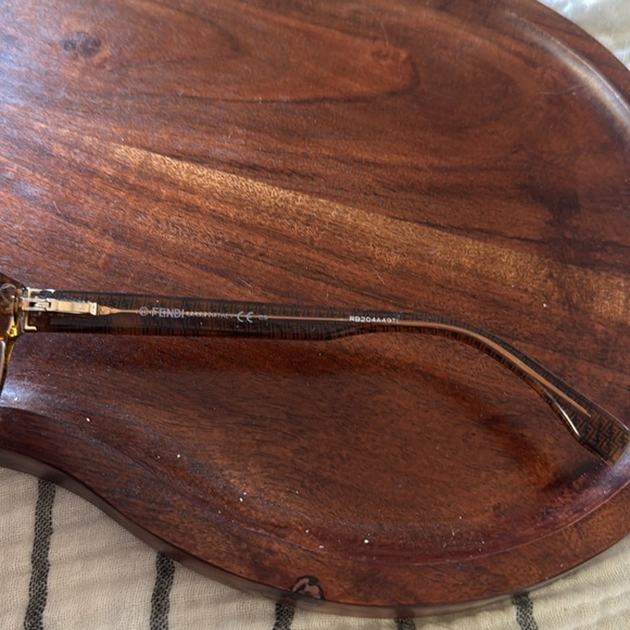 Fendi tortoise shell glasses. - Picture 4 of 5